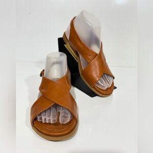 AEROSOLES Brown crisscross strap flat slingback sandals size 6